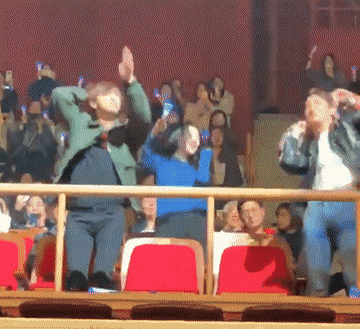 오늘자 슈주콘에서 무아지경으로 춤추는 동방신기 아이린 수호 | 인스티즈