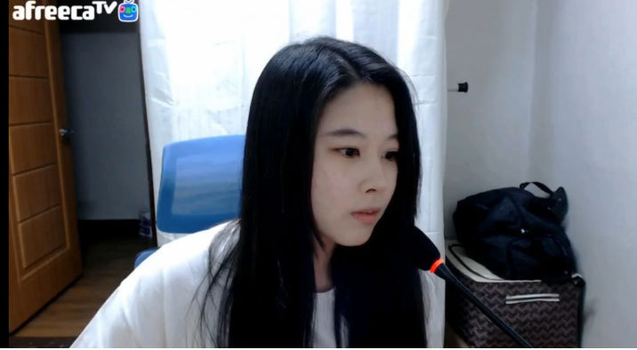 [스타] ASL 시즌3 준우승자 이영한의 여동생 플레이.gif | 인스티즈