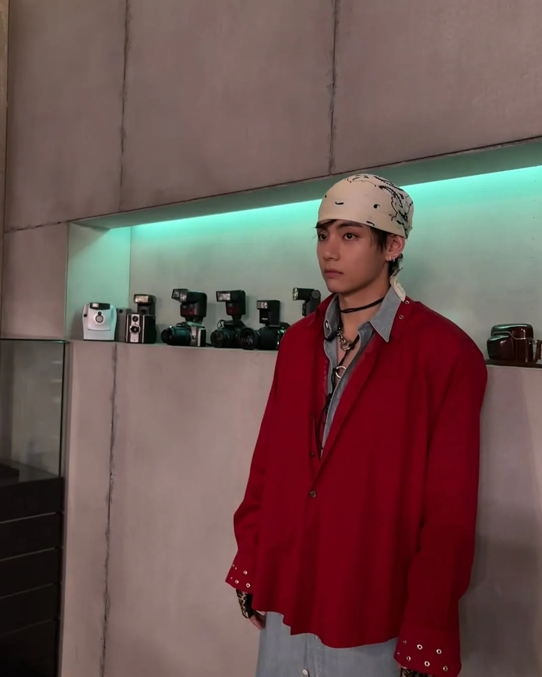 인스타에 (뮤비 촬영용)수염 사진 잔뜩 올린 BTS 뷔 | 인스티즈