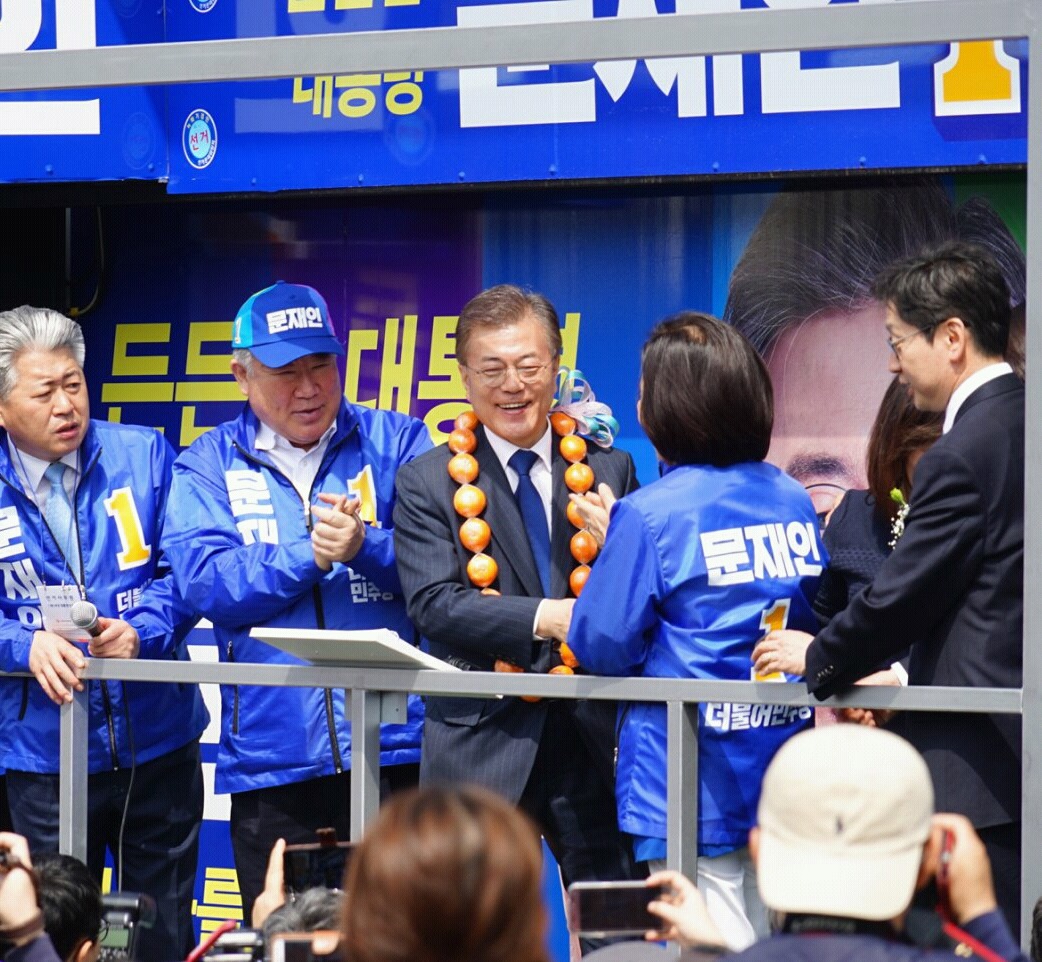 각박한 삶 속 소소한 웃음을 주는 정치인 짤 모음집 | 인스티즈