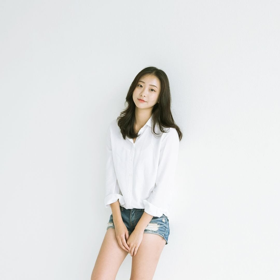 김다미 데뷔 전 피팅모델 시절 사진.jpg | 인스티즈