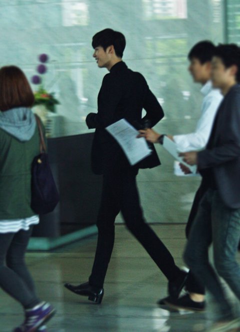 카메라보다 실물로 봐야 개지리는 남자 배우 | 인스티즈