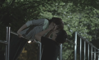 연애 시작 후 연상 여친 이뻐서 주체안되는 연하.gif | 인스티즈