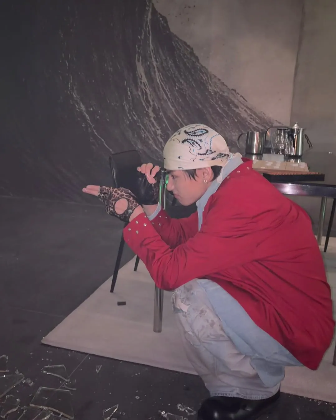 인스타에 (뮤비 촬영용)수염 사진 잔뜩 올린 BTS 뷔 | 인스티즈