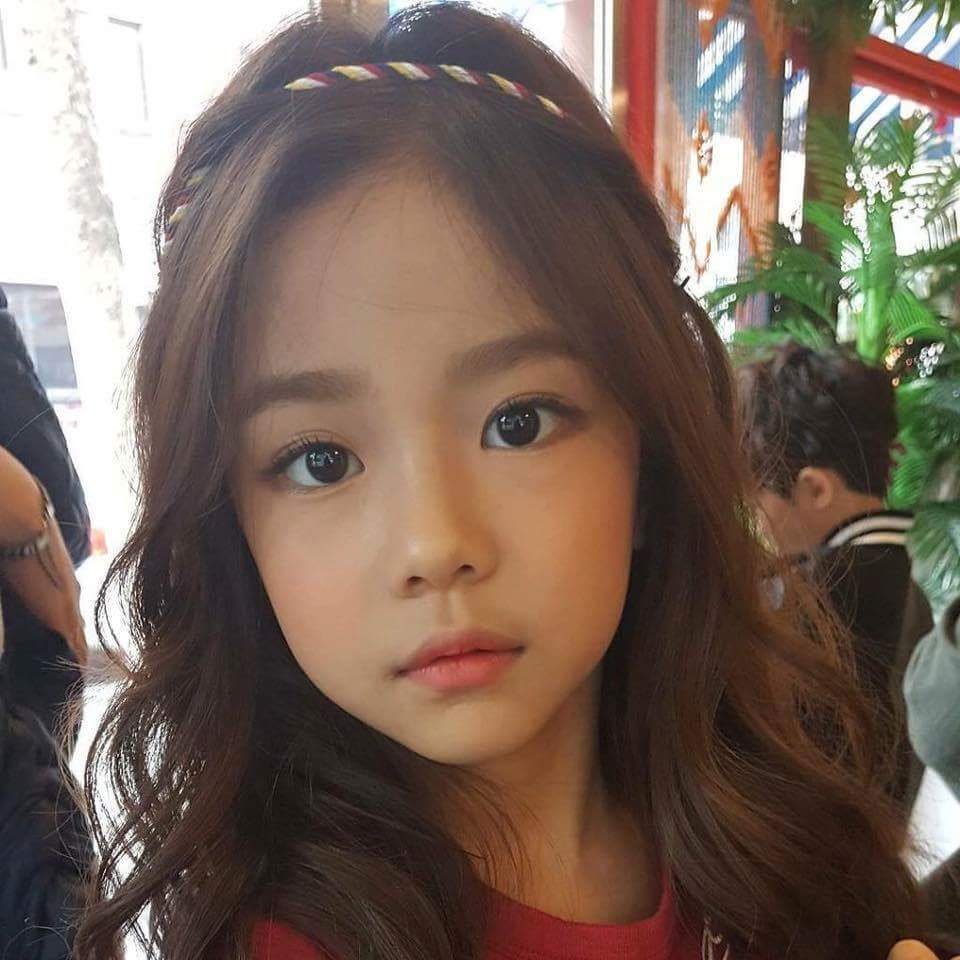 8살 여자아이의 비주얼 | 인스티즈