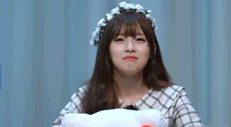 데뷔초 어쩔줄 모르던 오마이걸 아린이.gif | 인스티즈