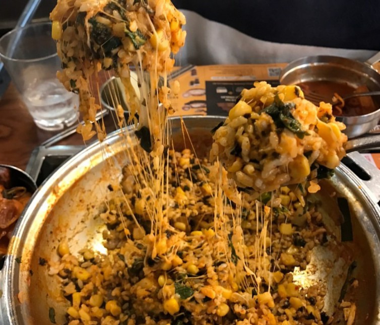 빨리 사라질 줄 알았는데 의외로 자리잡은 무한리필 프랜차이즈....JPG | 인스티즈