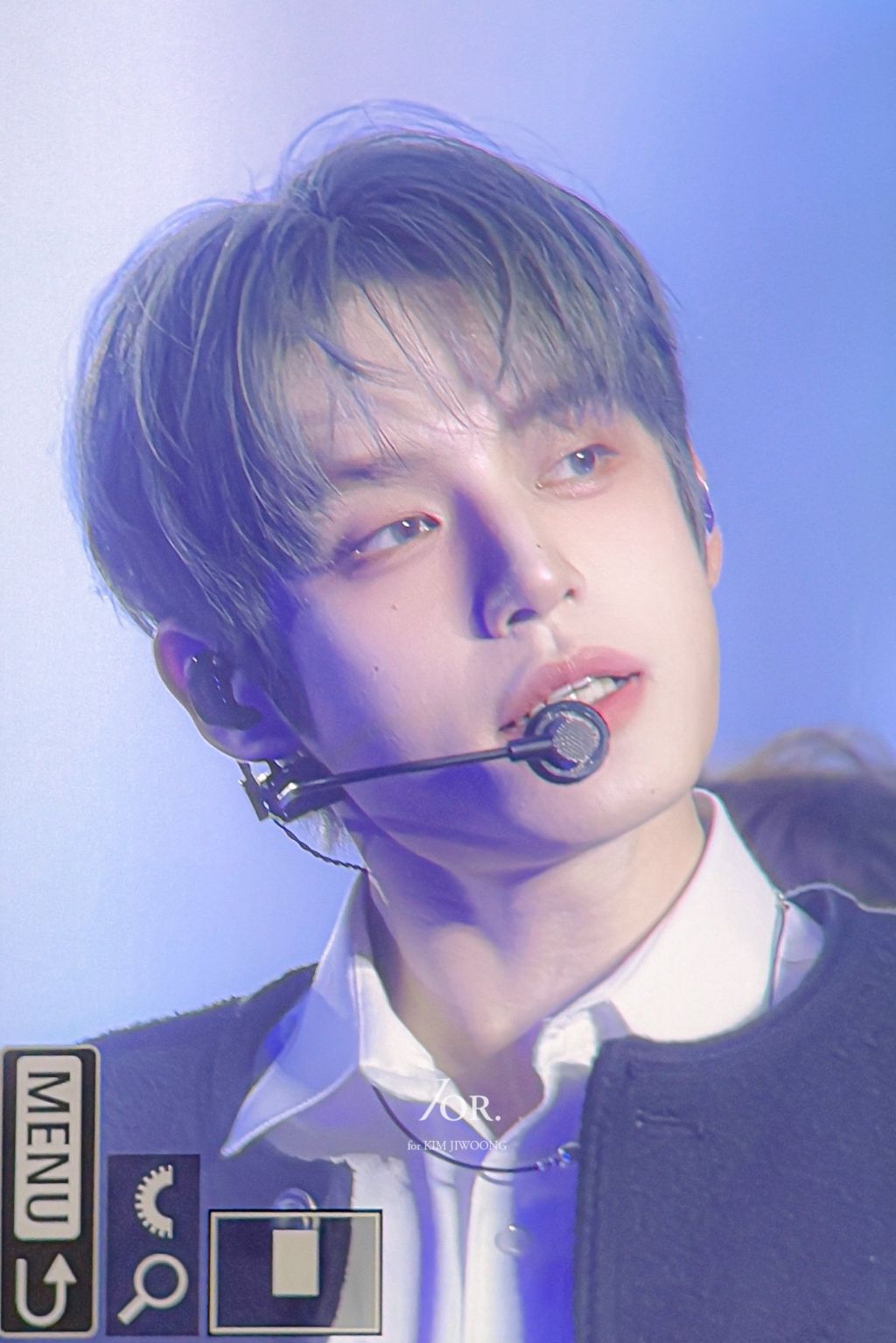 어제자 애쉬그린 염색하고 비주얼 레전드였던 김지웅 | 인스티즈