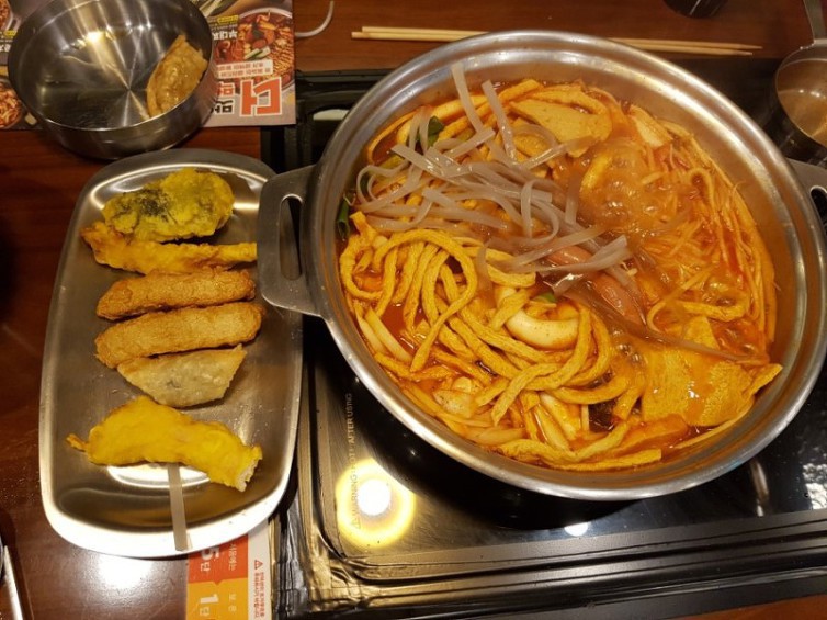 빨리 사라질 줄 알았는데 의외로 자리잡은 무한리필 프랜차이즈....JPG | 인스티즈