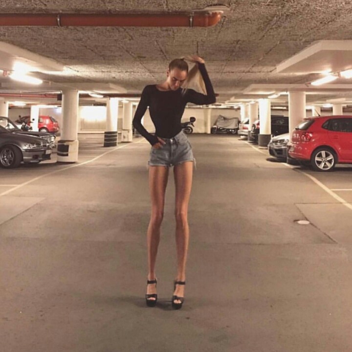 모델이 하이힐을 신으면.jpg | 인스티즈