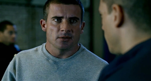 명문대 출신 존잘남이 감옥에 들어온 이유.gif | 인스티즈