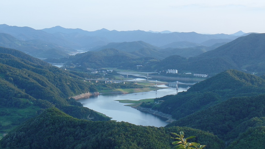 전북 전주 오봉산 정상에서 본 태고의 신비를 간직한 진안 마이산과 임실 옥정호 풍경 (안구정화) | 인스티즈