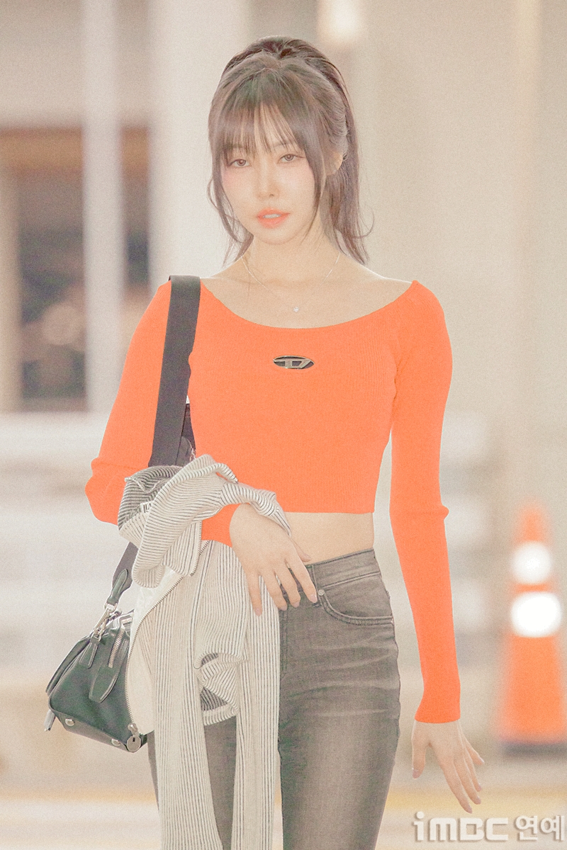 오늘자 유주 출국사진 | 인스티즈