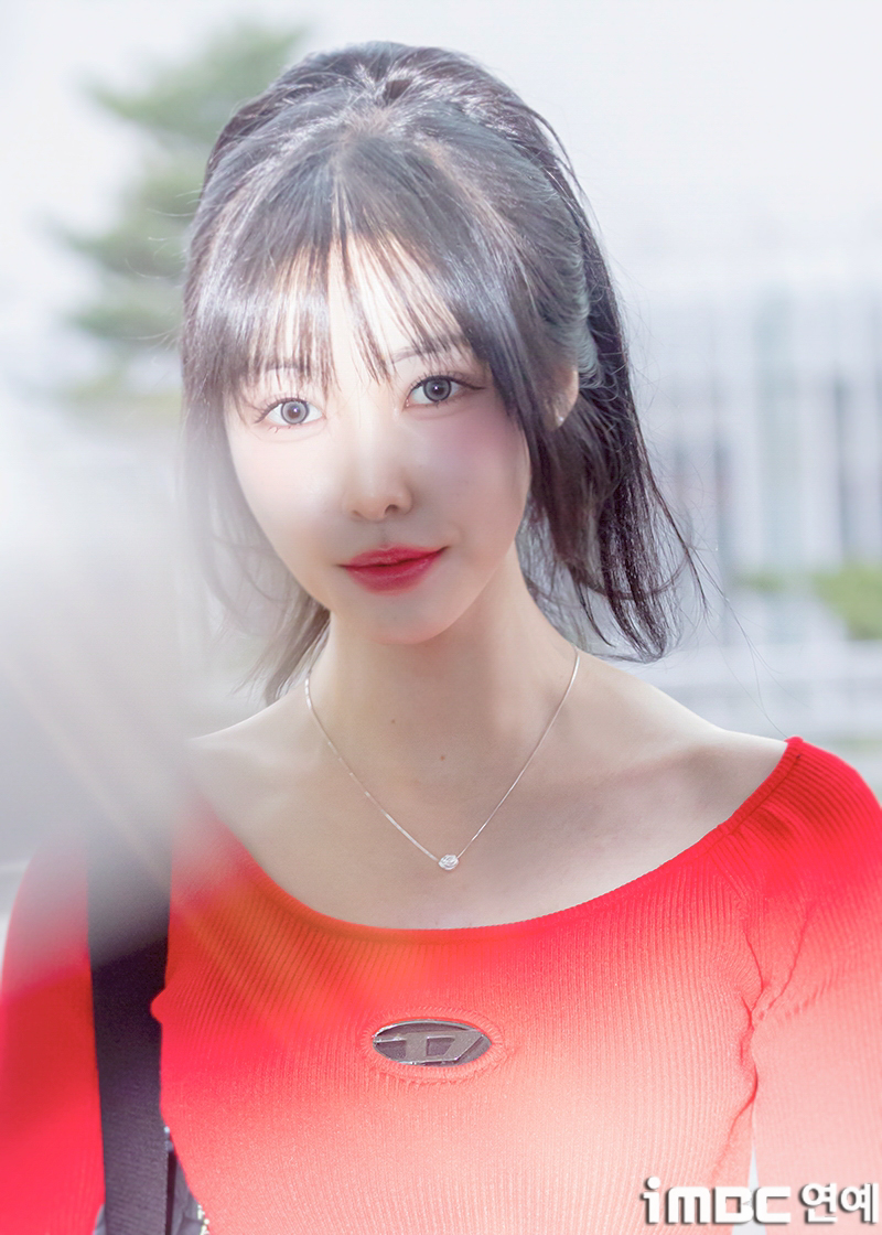 오늘자 유주 출국사진 | 인스티즈