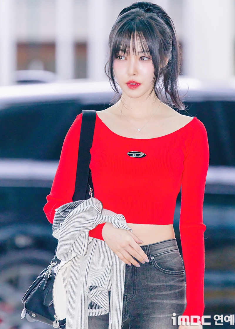 오늘자 유주 출국사진 | 인스티즈