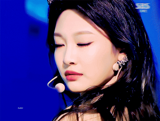 드디어(?) 만난 미친 비주얼 에스파 카리나 아이들 미연 .gif | 인스티즈