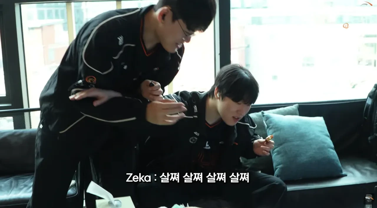 구마유시를 체급으로 통제하는 제카 | 인스티즈