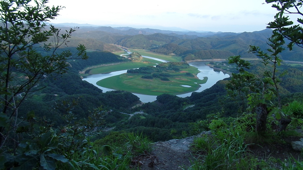 전북 전주 오봉산 정상에서 본 태고의 신비를 간직한 진안 마이산과 임실 옥정호 풍경 (안구정화) | 인스티즈