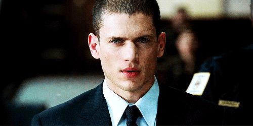 명문대 출신 존잘남이 감옥에 들어온 이유.gif | 인스티즈