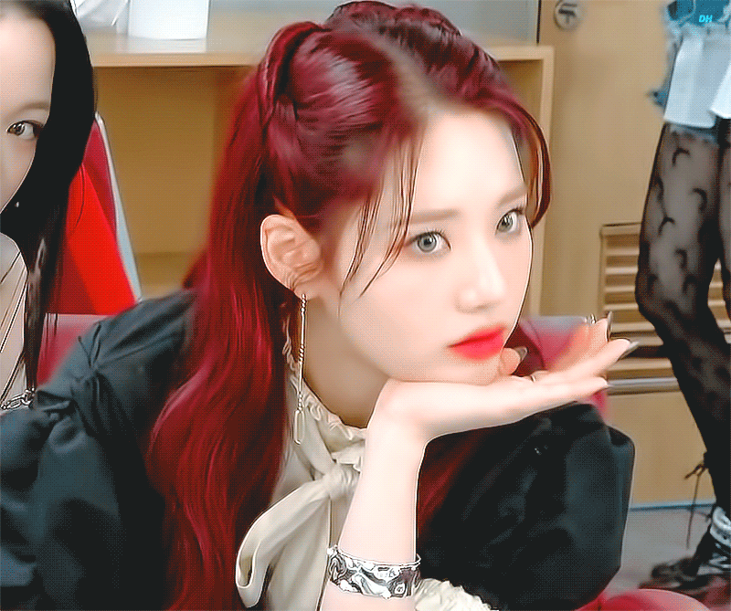 화려하고 고급진 비주얼의 여자 아이돌 걸그룹 멤버들 .gif | 인스티즈