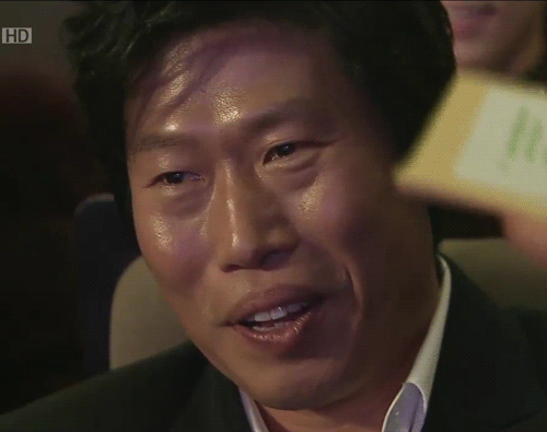 청룡영화상 시상식 중 처음이자 마지막으로 대놓고 꽁냥꽁 하는 김혜수/유해진.jpg | 인스티즈