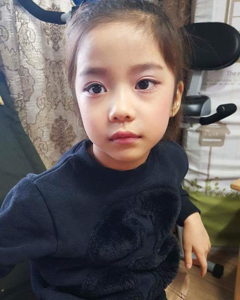 8살 여자아이의 비주얼 | 인스티즈