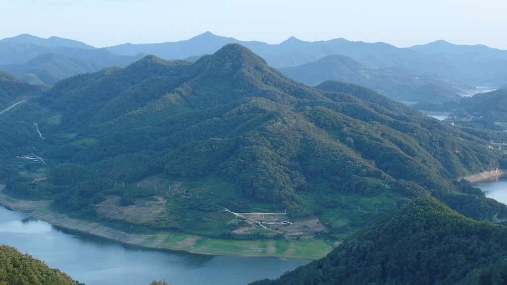 전북 전주 오봉산 정상에서 본 태고의 신비를 간직한 진안 마이산과 임실 옥정호 풍경 (안구정화) | 인스티즈