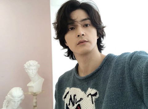 웬만한 외모로는 소화하기 힘든 남자머리 | 인스티즈