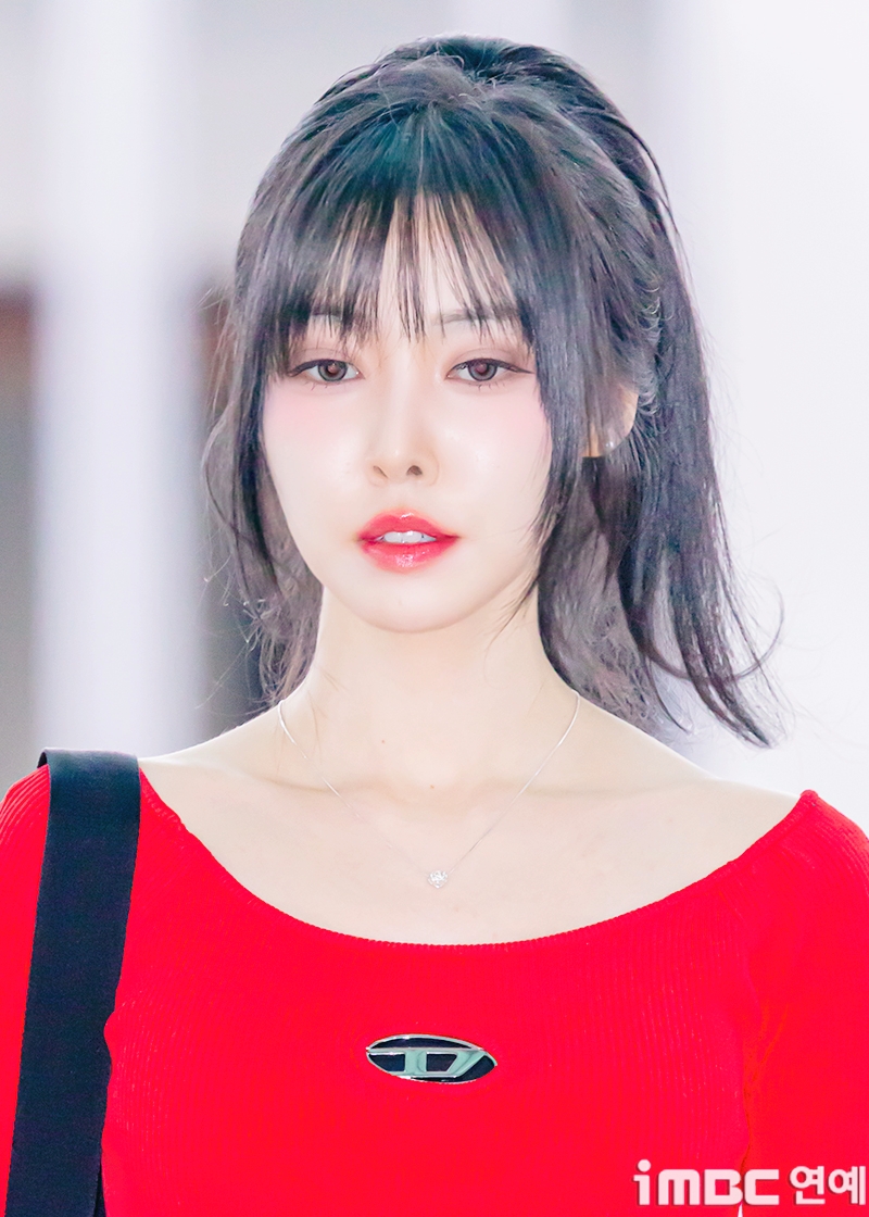 오늘자 유주 출국사진 | 인스티즈