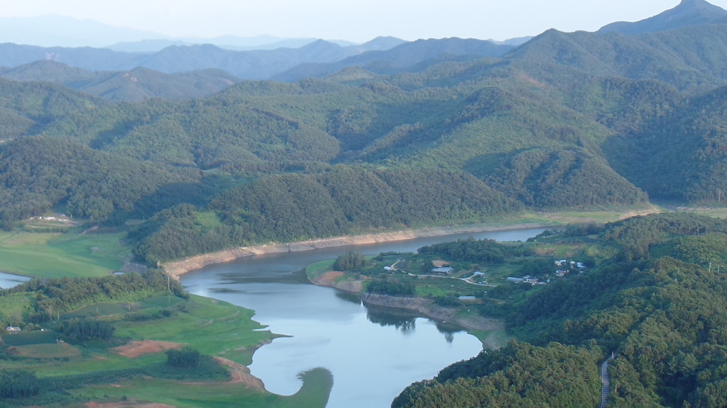 전북 전주 오봉산 정상에서 본 태고의 신비를 간직한 진안 마이산과 임실 옥정호 풍경 (안구정화) | 인스티즈