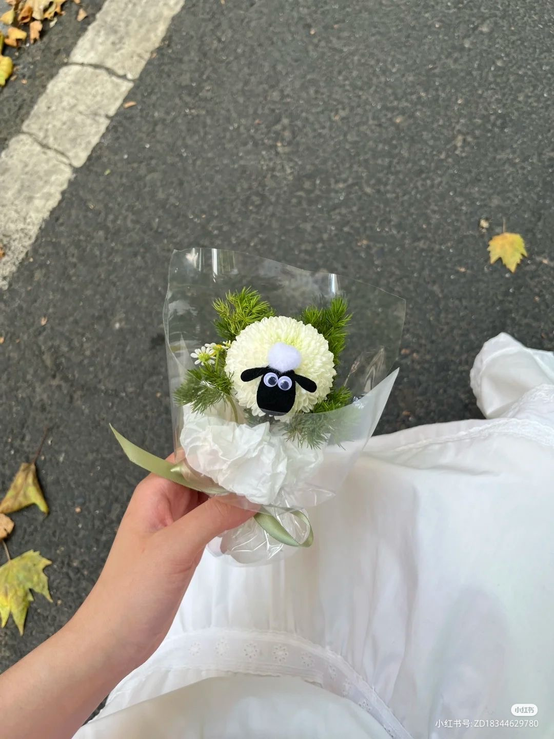 🙋: 싼티 안 나는 걸로 주세요... 주문하신 꽃다발 나왔습니다 💐🪻 | 인스티즈