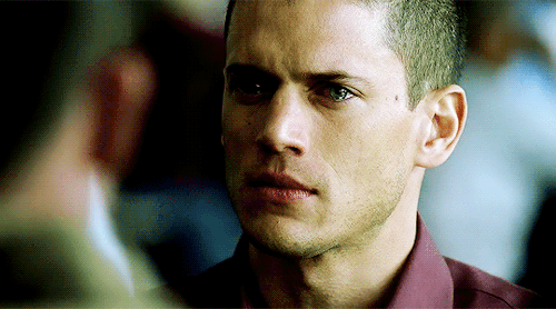 명문대 출신 존잘남이 감옥에 들어온 이유.gif | 인스티즈