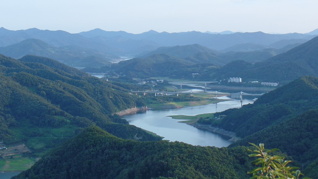 전북 전주 오봉산 정상에서 본 태고의 신비를 간직한 진안 마이산과 임실 옥정호 풍경 (안구정화) | 인스티즈