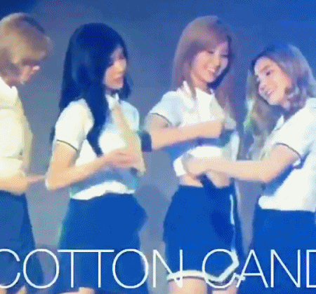 사나와 정연의 손장난... 어머.gif | 인스티즈