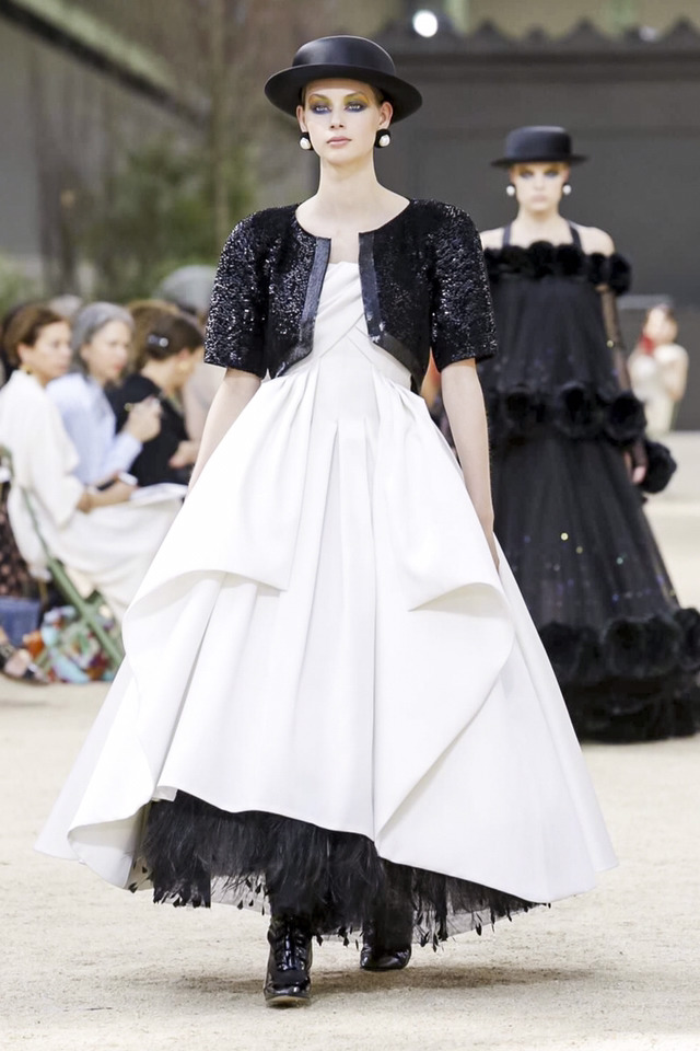 2017 F/W 샤넬 오뜨꾸뛰르 컬렉션 | 인스티즈