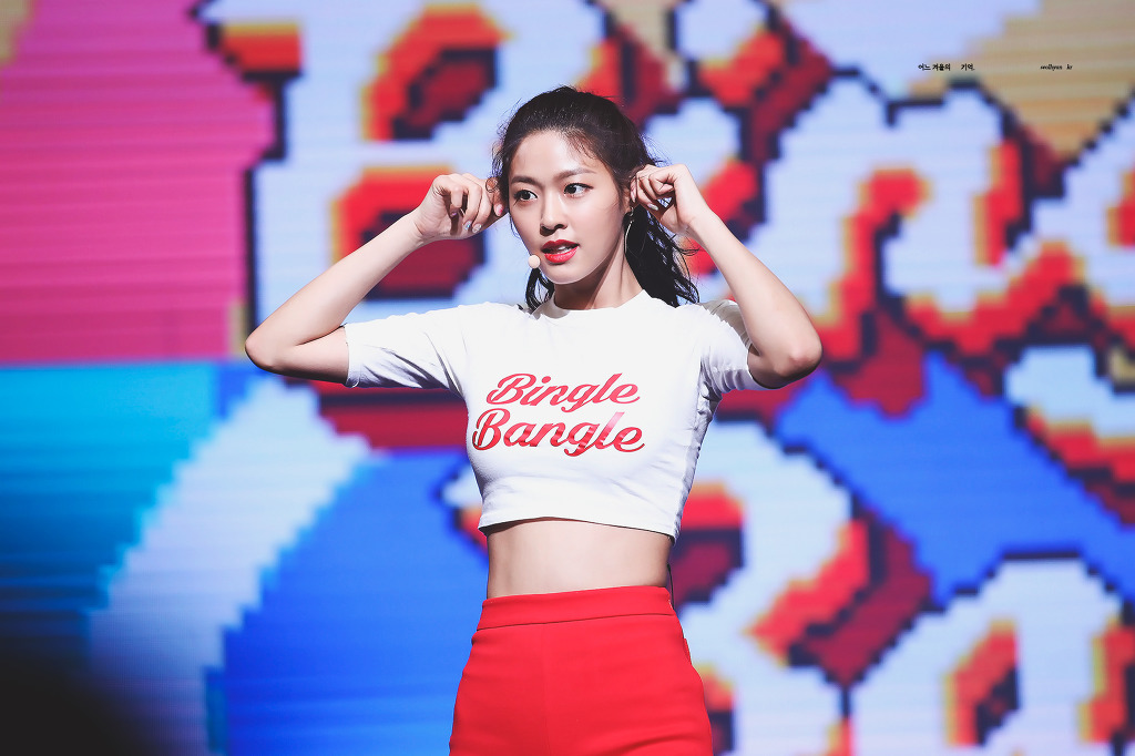 본인이 봐도 엄청 말라보일 정도로 살을 뺐었다는 설현.jpg | 인스티즈
