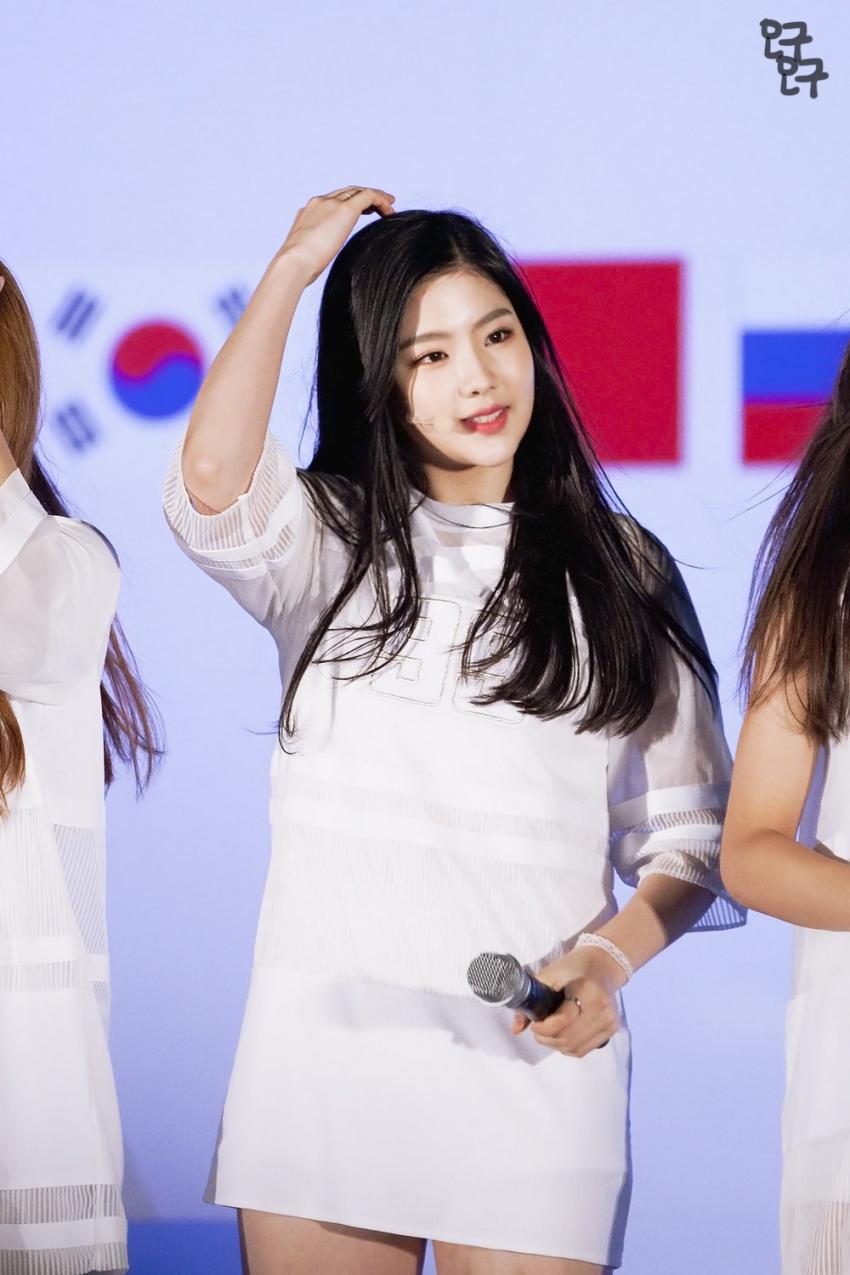 인디언 보조개 매력 터지는 여자 아이돌.gif | 인스티즈