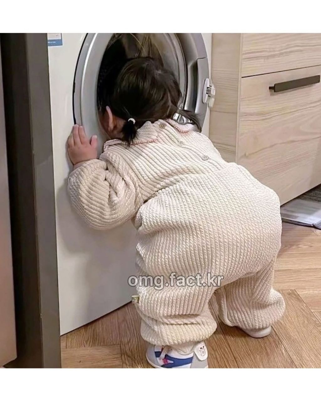 숨바꼭질 처음해보는 아기가 숨는방법 | 인스티즈