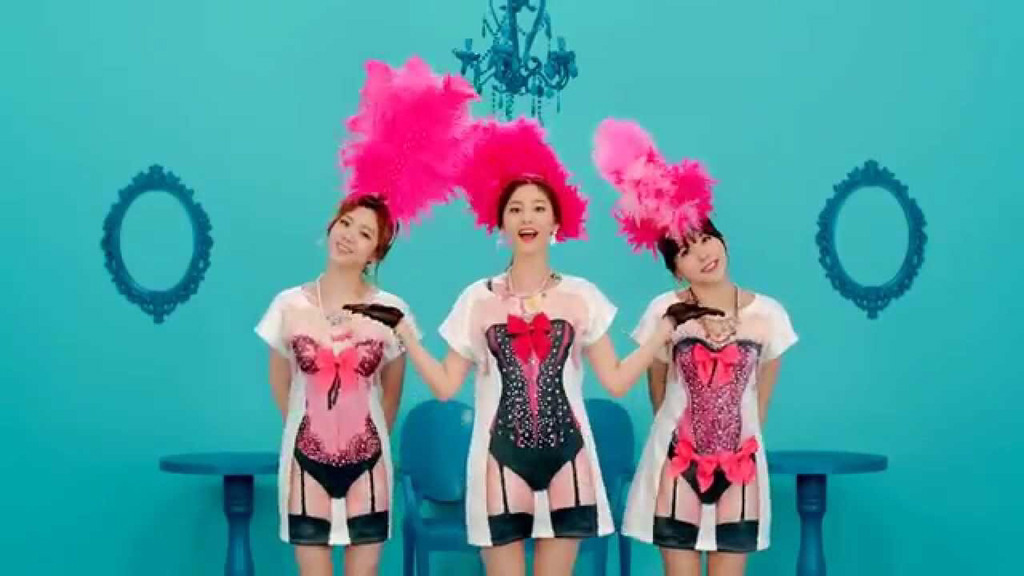 先 後중독의 선두주자! B급 컬쳐 아이돌의 시초! 말도 많고 탈도 많았던 ＜오렌지캬라멜＞의 의상 모음 | 인스티즈