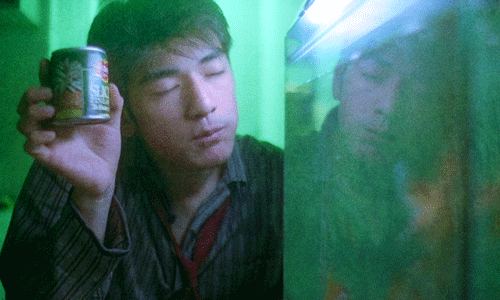 왕가위가 3주만에 찍은 영화.gif | 인스티즈