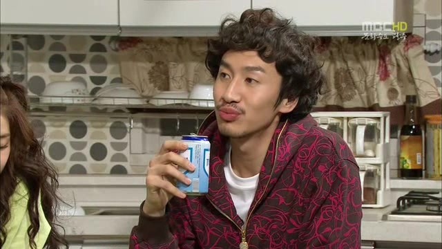 [지붕킥] 한옥집에 입대(?)한 해리와 신애 | 인스티즈