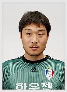 수원컵 청대 정정용 감독을 보좌하는 코치진들 | 인스티즈