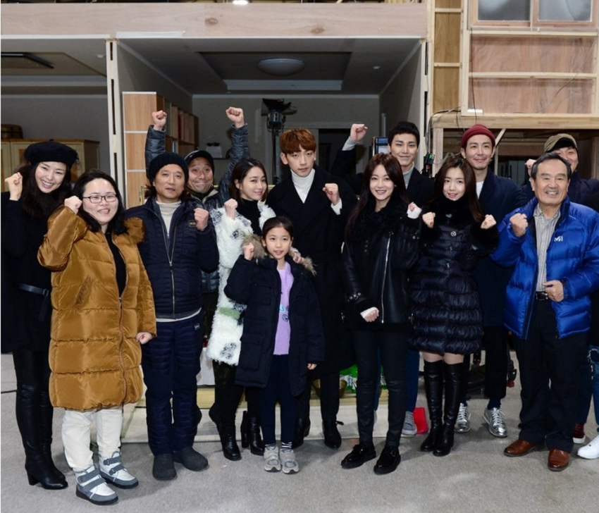 정지훈·오연서·이민정·이하늬, '돌아와요 아저씨' 흥행기원 고사 현장 | 인스티즈