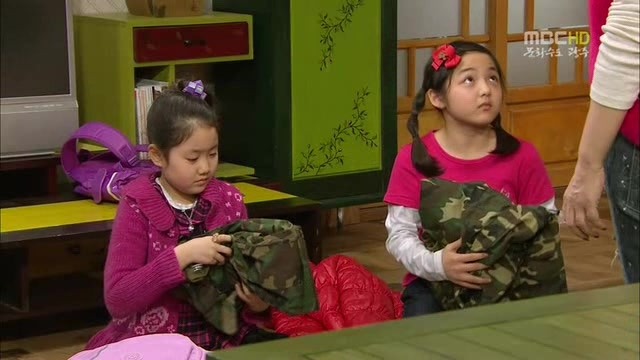 [지붕킥] 한옥집에 입대(?)한 해리와 신애 | 인스티즈