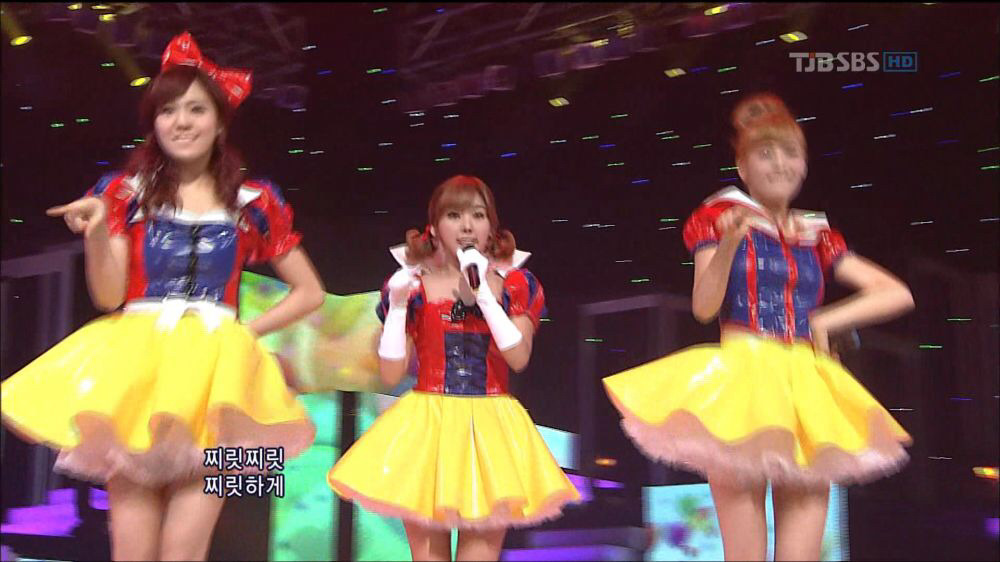 先 後중독의 선두주자! B급 컬쳐 아이돌의 시초! 말도 많고 탈도 많았던 ＜오렌지캬라멜＞의 의상 모음 | 인스티즈