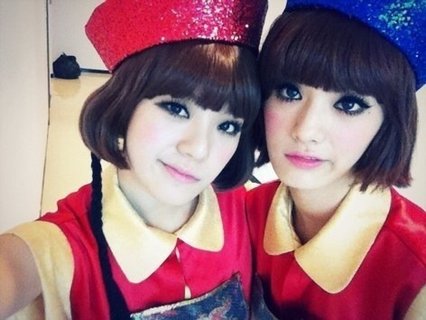 先 後중독의 선두주자! B급 컬쳐 아이돌의 시초! 말도 많고 탈도 많았던 ＜오렌지캬라멜＞의 의상 모음 | 인스티즈