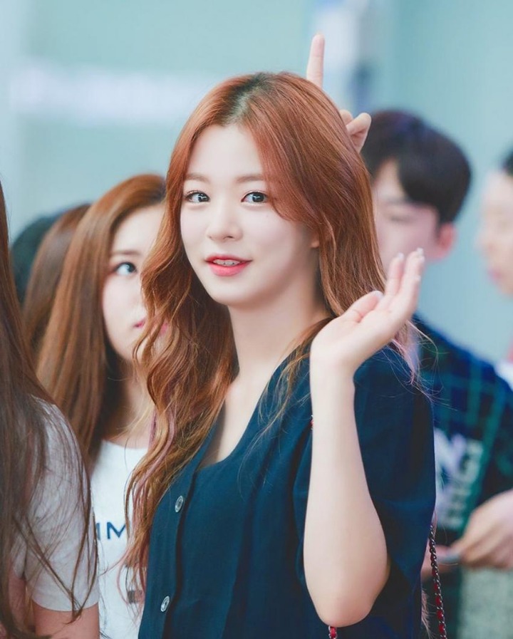 [프로미스나인] 덩치값 못하는 커요미 이채영 | 인스티즈