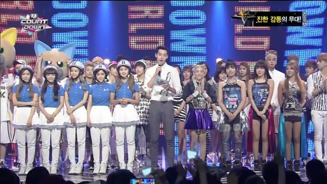 아이돌 학살하던 김우빈 엠카 MC 시절.JPGIF | 인스티즈