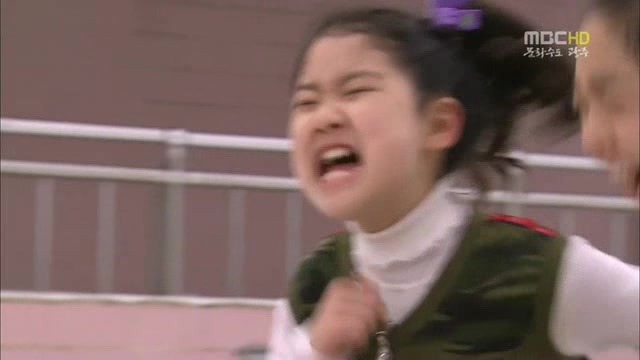 [지붕킥] 한옥집에 입대(?)한 해리와 신애 | 인스티즈