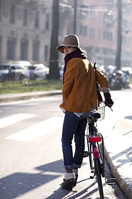 추운데 자전거 타는 여자들 | 인스티즈
